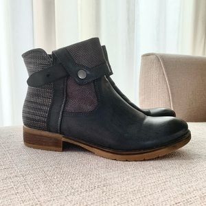 NWOT Romika booties